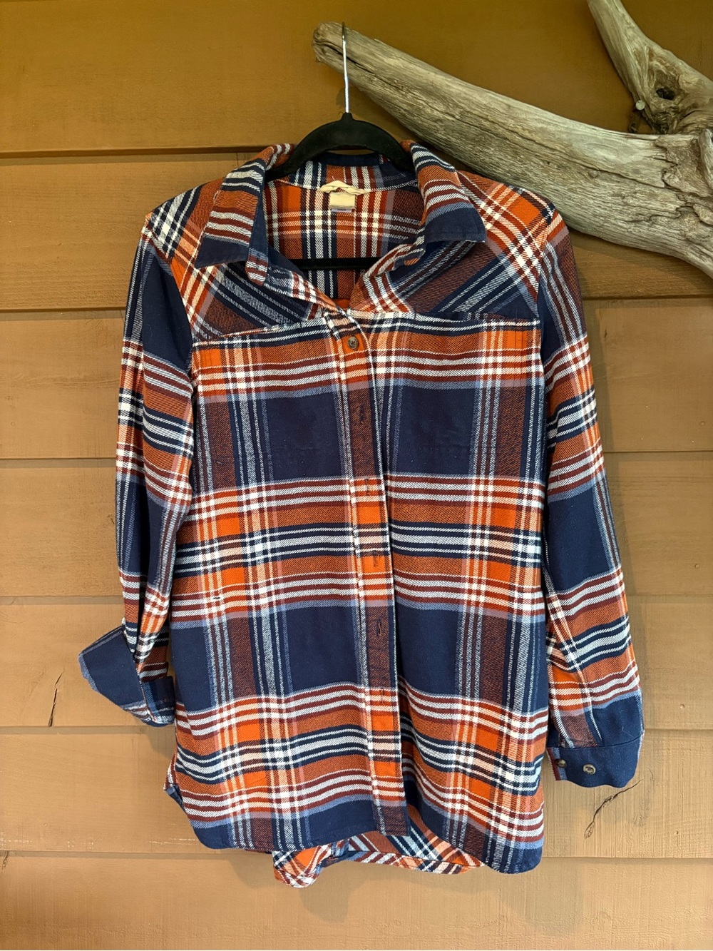 Women’s Duluth heavy flannel button down
